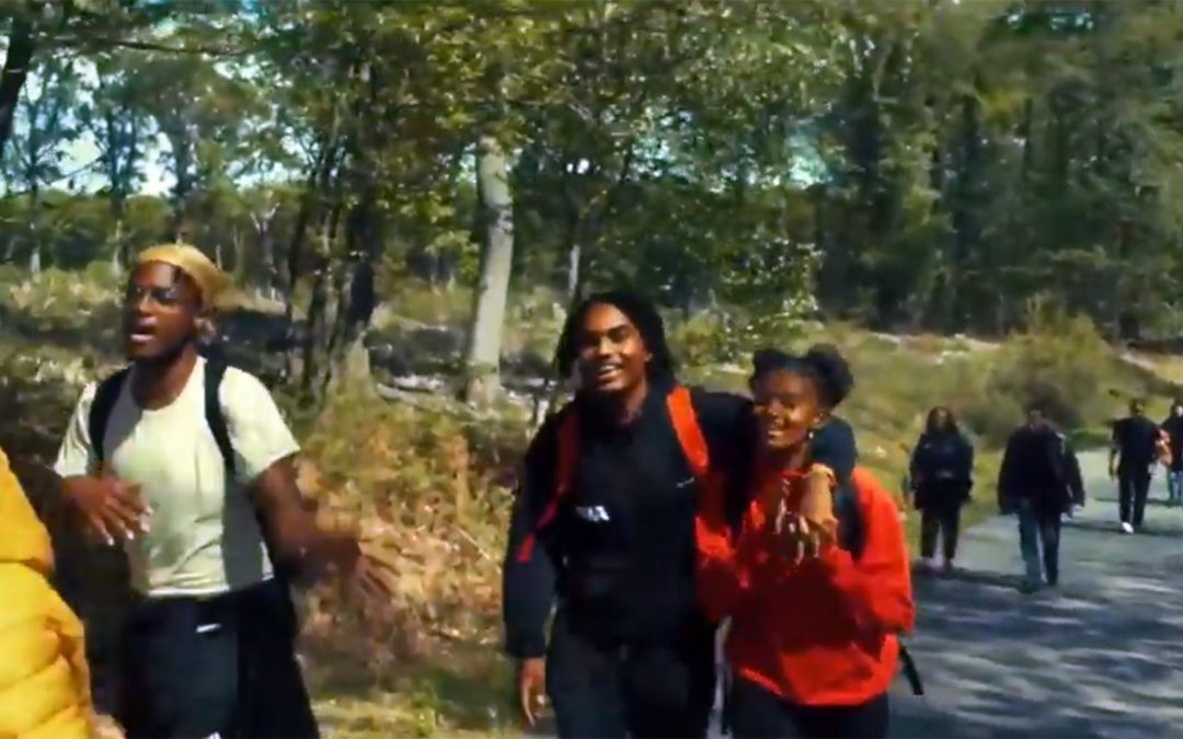 Une joyeuse méga marche mariale