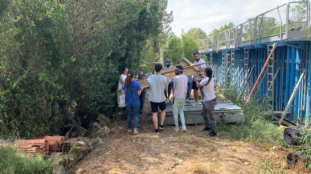 Groupe de jeunes en plein Air