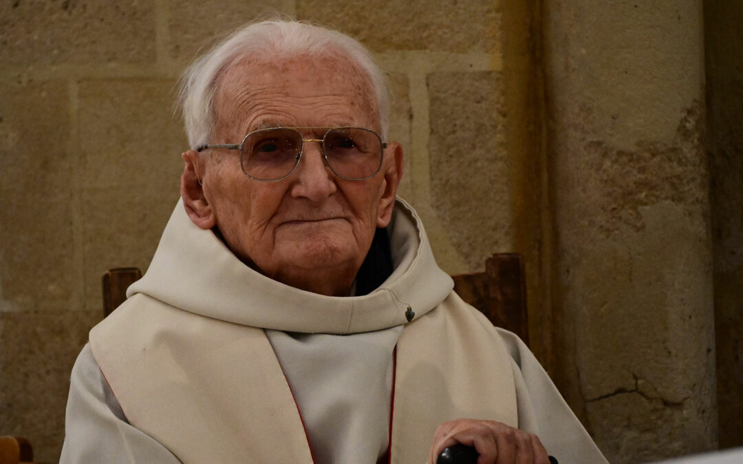 Le père Roger Thomas fête ses 100 ans !