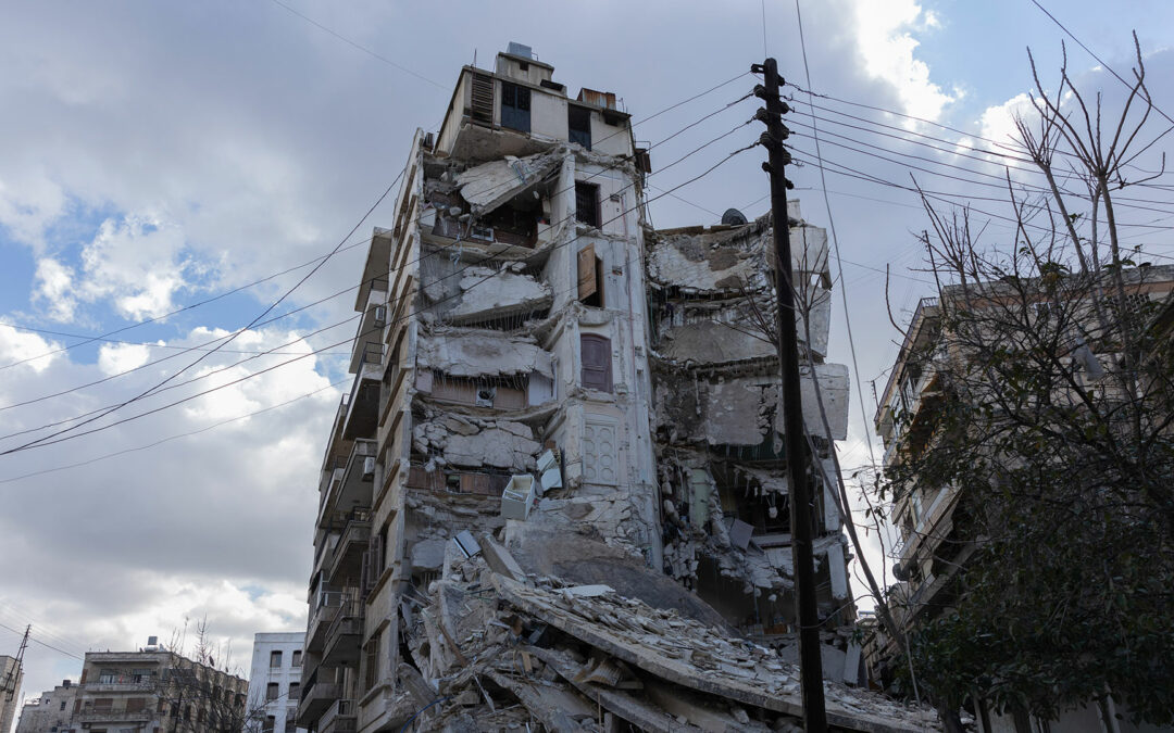 Face à l’urgence, l’Œuvre d’Orient livre des couvertures à Alep