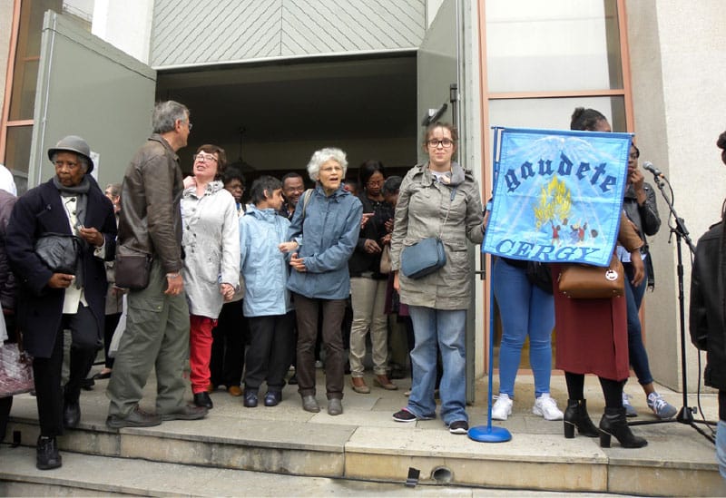 Groupe de jeunes en plein Air