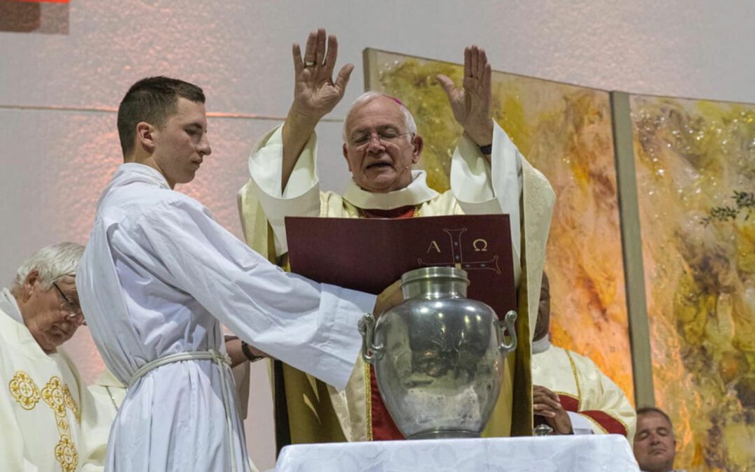 Messe Chrismale : bénédiction des Huiles saintes