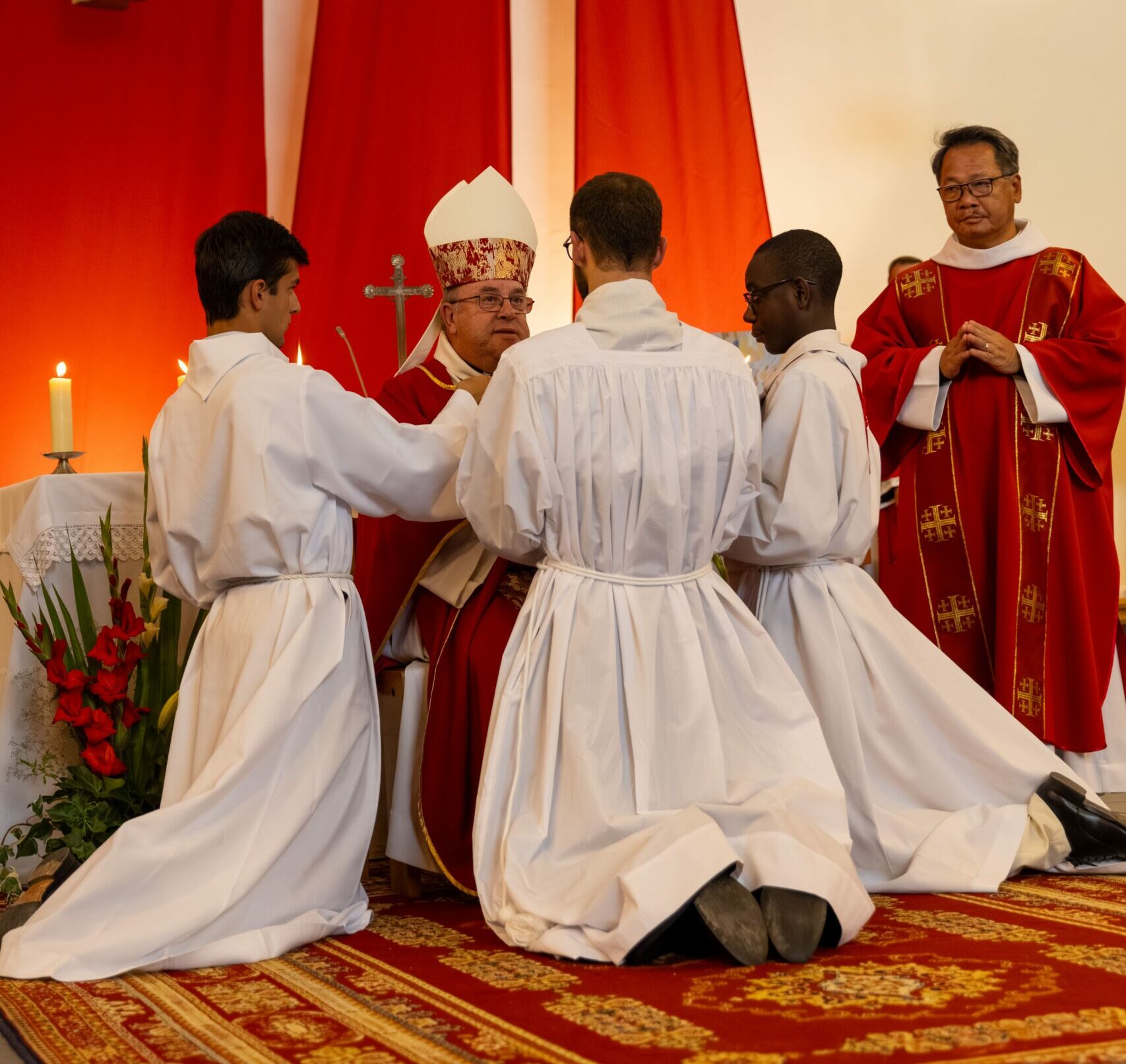 20250913 164439910 IOS Groupe de jeunes en plein Air