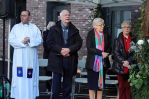 Mgr Lalanne, une soeur et le P. Vianney