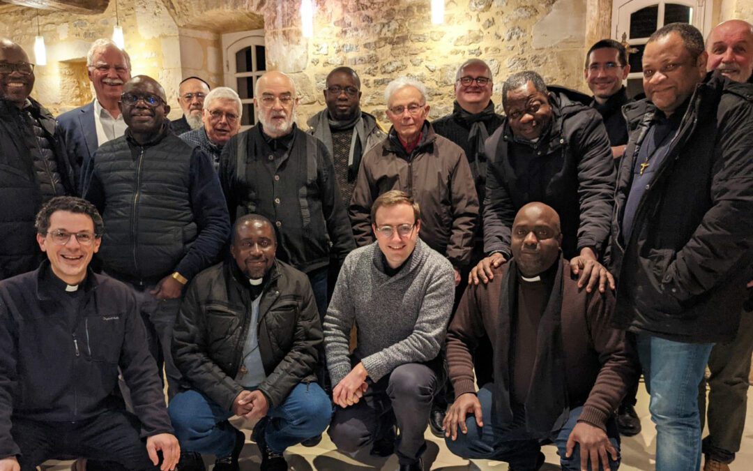 Les prêtres en retraite sacerdotale à l’abbaye de Mondaye